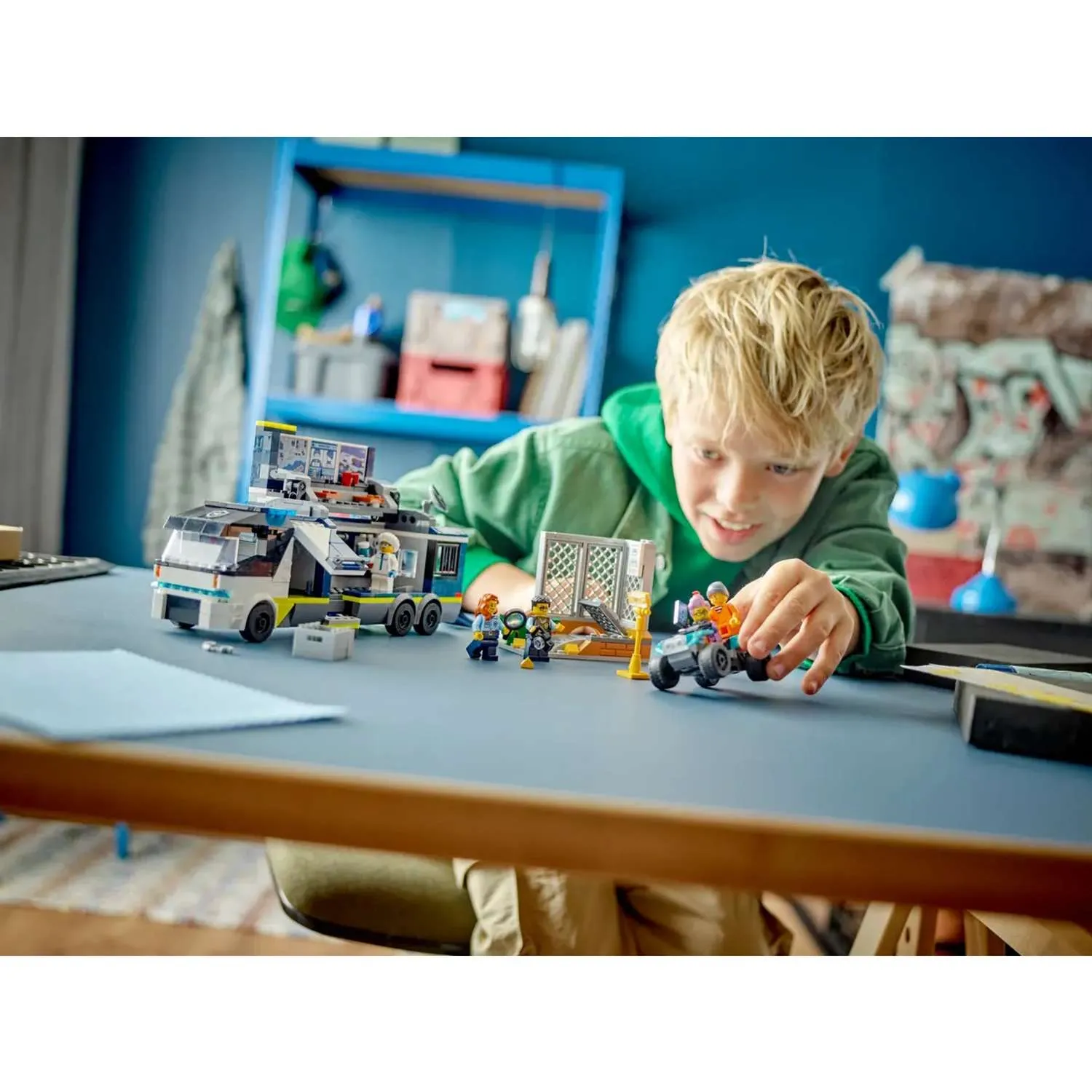 Конструктор LEGO City Полицейская мобильная криминалистическая лаборатория